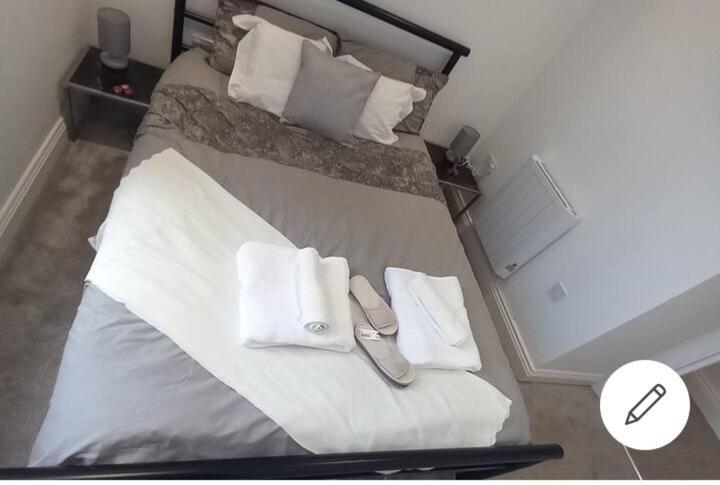 Cozy 2 Bedrooms Apartment Canvey Island ภายนอก รูปภาพ